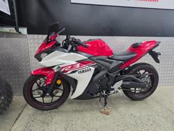 2015 Yamaha YZF-R3 RED