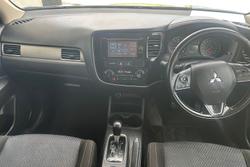 2016 Mitsubishi
Outlander LS