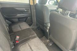 2016 Mitsubishi
Outlander LS