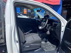 2016 Toyota Hilux Workmate TGN121R 4x2 Glacier White