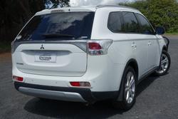 2014 Mitsubishi Outlander ES ZJ MY14.5 4X4 On Demand White
