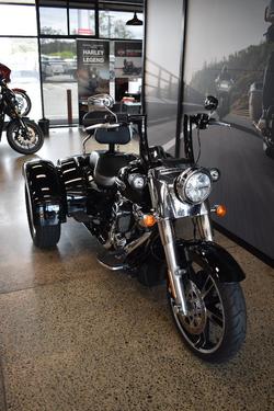 2020 Harley-davidson FLRT FREEWHEELER BLACK