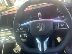 2025 MG HS Super Hybrid Essence