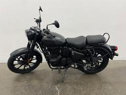 2025 Royal Enfield 2025 Royal Enfield 350CC CLASSIC 350 STEALTH BLACK Black
