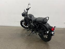 2025 Royal Enfield 2025 Royal Enfield 350CC CLASSIC 350 STEALTH BLACK Black