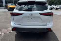 2025 Toyota
                Kluger Grande