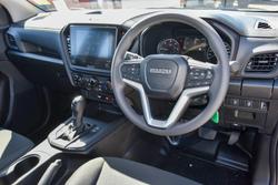 2025 Isuzu
                D-MAX SX