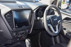 2025 Isuzu
                D-MAX SX