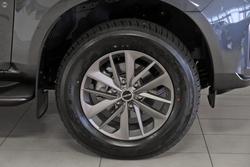 2025 Isuzu
MU-X LS-U