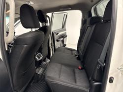 2019 Toyota Hilux SR5