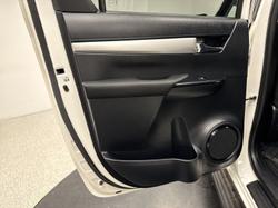 2019 Toyota Hilux SR5