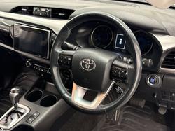 2019 Toyota Hilux SR5