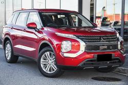 2025 Mitsubishi Outlander ES