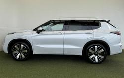 2025 Mitsubishi
                Outlander Exceed