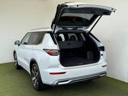 2025 Mitsubishi
                Outlander Exceed