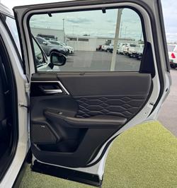 2025 Mitsubishi Outlander Exceed