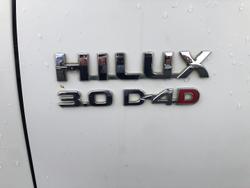 2013 Toyota
                Hilux SR