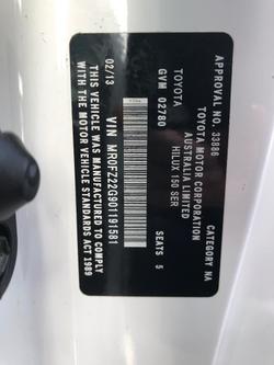 2013 Toyota
                Hilux SR