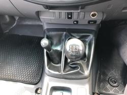 2013 Toyota
                Hilux SR