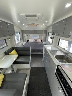 2018 Newlands Tourister 610