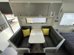 2018 Newlands Tourister 610