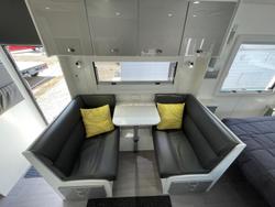 2018 Newlands Tourister 610