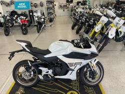 2025 CFMOTO 450 SR S NEBULA WHITE