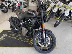2023 HUSQVARNA SVARTPILEN 401 BLACK