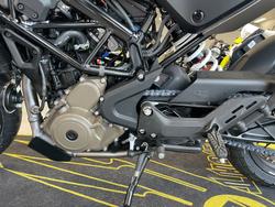 2023 HUSQVARNA SVARTPILEN 401 BLACK