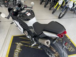 2025 CFMOTO 2025 CF MOTO 500CC 500SR VOOM ABS NEBULA WHITE