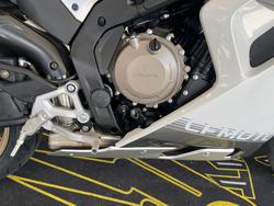 2025 CFMOTO 2025 CF MOTO 500CC 500SR VOOM ABS NEBULA WHITE