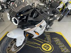 2025 CFMOTO 2025 CF MOTO 500CC 500SR VOOM ABS NEBULA WHITE