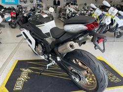 2025 CFMOTO 2025 CF MOTO 500CC 500SR VOOM ABS NEBULA WHITE