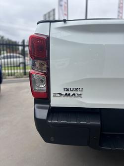 2025 Isuzu D-MAX X-RIDER