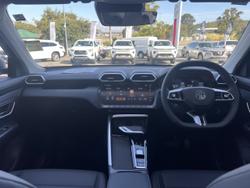 2025 MG ZS Essence Hybrid+