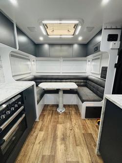 2024 Wonderland RV 22Ft Rear Club Lounge & Centre Bathroom