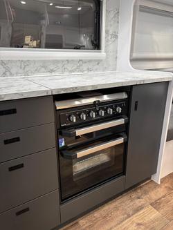 2024 Wonderland RV Ho2200rc Rear Club Lounge & Centre Bathroom