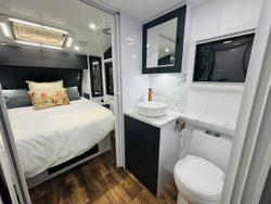 2024 Wonderland RV 22Ft Rear Club Lounge & Centre Bathroom