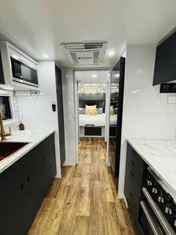 2024 Wonderland RV 22Ft Rear Club Lounge & Centre Bathroom