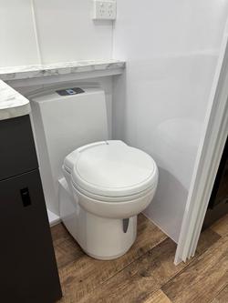 2024 Wonderland RV Ho2200rc Rear Club Lounge & Centre Bathroom