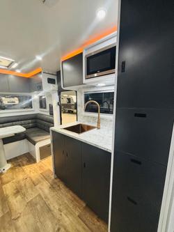 2024 Wonderland RV 22Ft Rear Club Lounge & Centre Bathroom