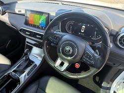 2022 MG
                HS Excite X