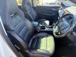 2022 MG
                HS Excite X