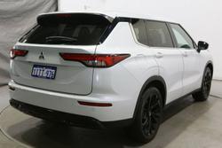 2023 Mitsubishi Outlander LS Black Edition