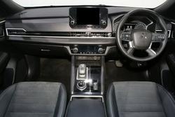 2023 Mitsubishi Outlander LS Black Edition