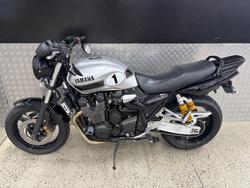 2016 Yamaha XJR1300 BLUE