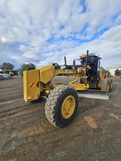 2023 Caterpillar 150 Awd