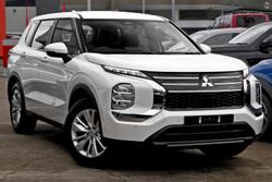 2025 Mitsubishi Outlander ES