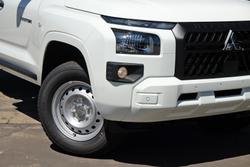 2025 Mitsubishi Triton GLX