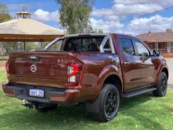 2021 Nissan
                Navara ST